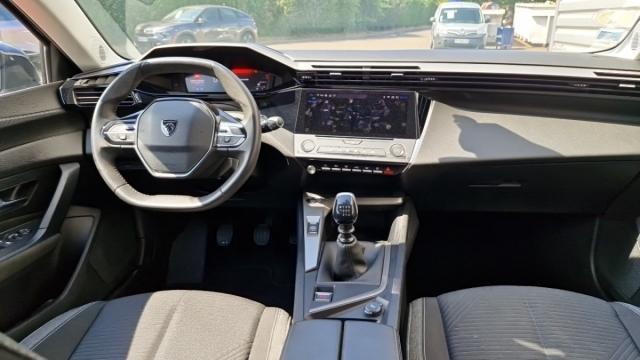 Peugeot 308 image 6