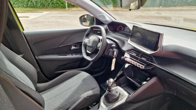 Peugeot 208 image 9