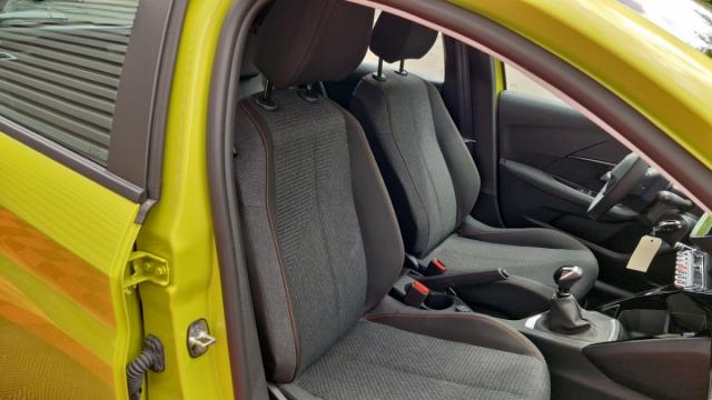 Peugeot 208 image 8