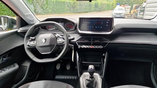 Peugeot 208 image 5