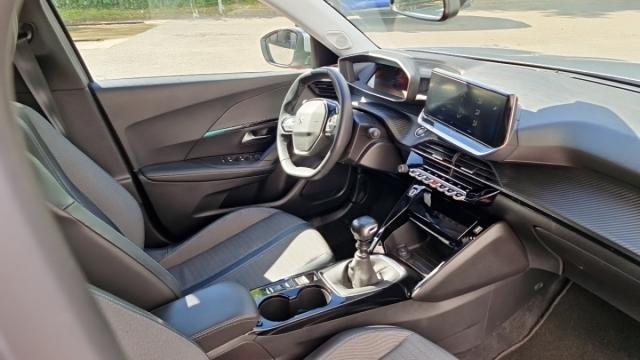 Peugeot 2008 image 3