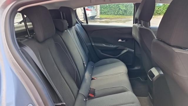 Peugeot 308 image 1