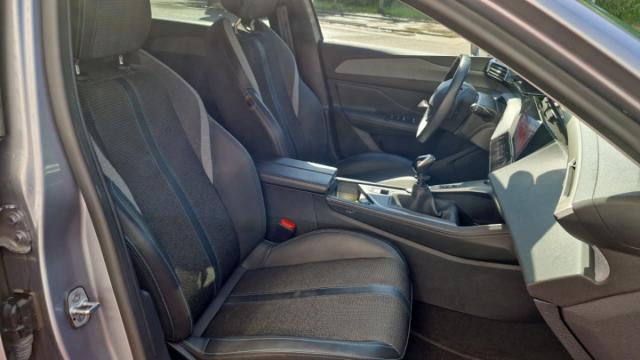 Peugeot 308 image 2