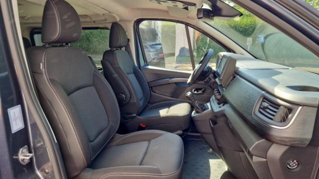 Renault Trafic image 2