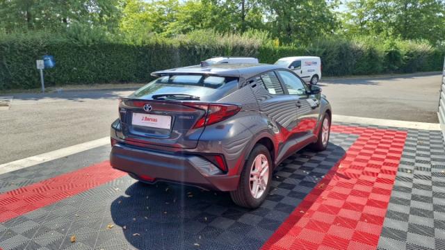 Toyota C-Hr image 1