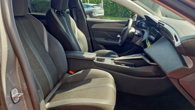 Peugeot 408 image 9