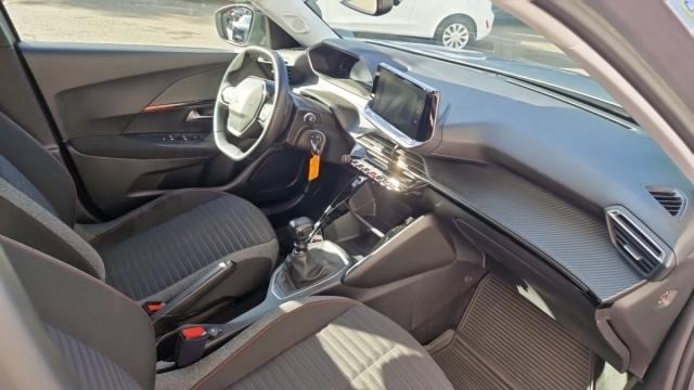 Peugeot 2008 image 3