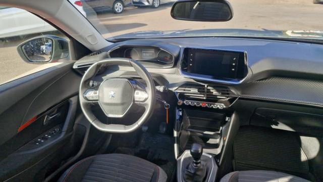 Peugeot 2008 image 4
