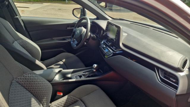 Toyota C-Hr image 5