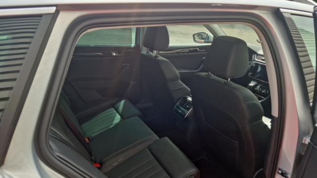 Skoda Superb Combi image 3