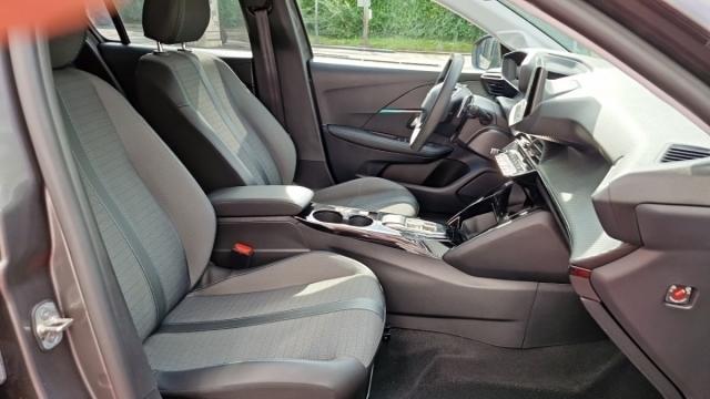 Peugeot 208 image 1