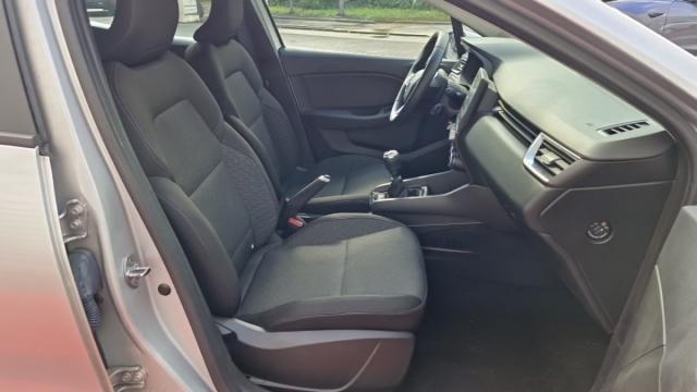 Renault Clio image 9
