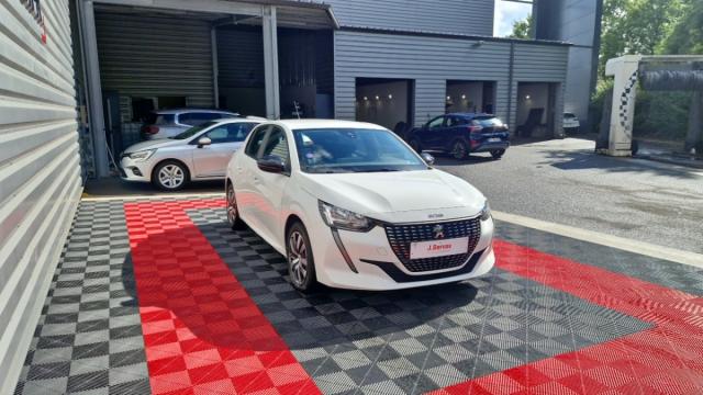 Peugeot 208 image 9