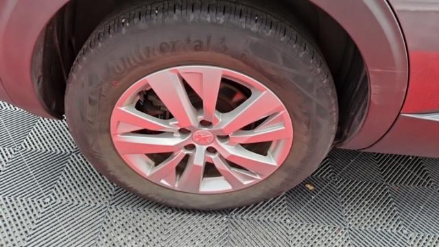 Peugeot 5008 image 2