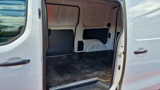 Citroen Jumpy image 3