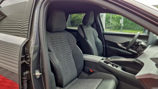 Peugeot 3008 image 2