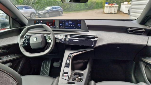 Peugeot 3008 image 3