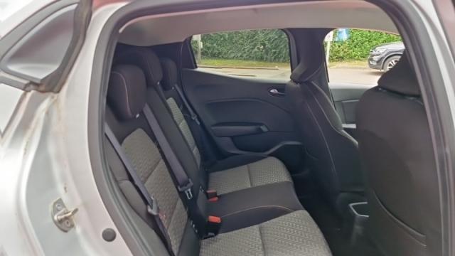 Renault Clio image 8