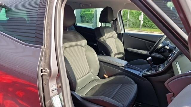 Renault Grand Scénic image 2