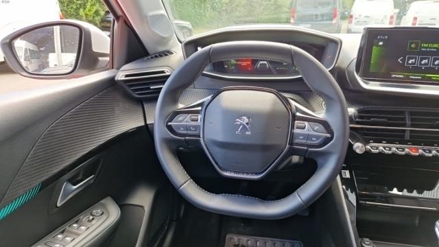 Peugeot 208 image 9
