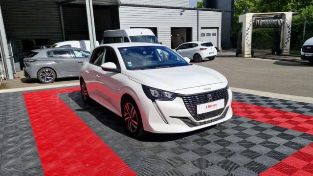 Peugeot 208 image 1