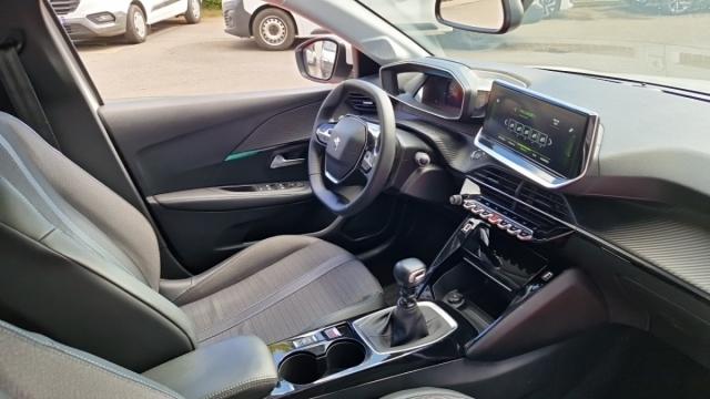 Peugeot 208 image 3