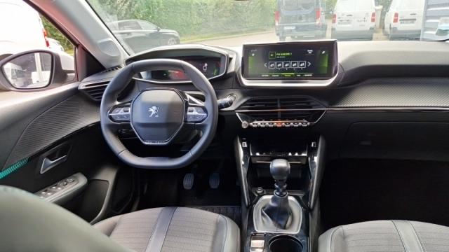 Peugeot 208 image 8