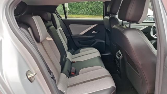 Opel Astra image 2