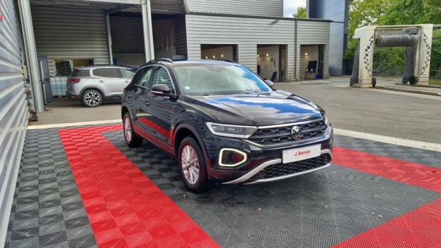 Volkswagen T-Roc image 5