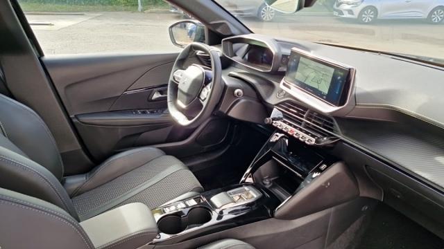 Peugeot 208 image 7