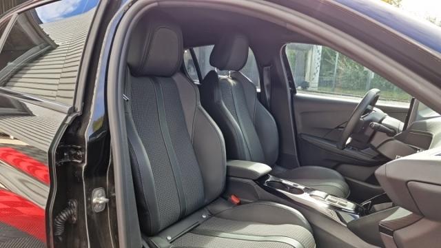 Peugeot 208 image 6