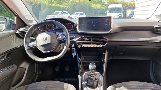 Peugeot 208 image 9