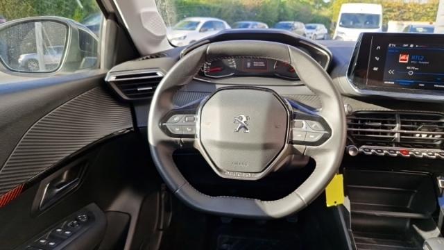 Peugeot 208 image 9