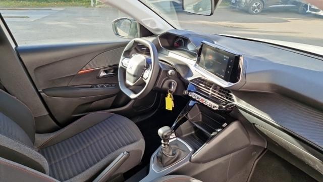 Peugeot 208 image 6