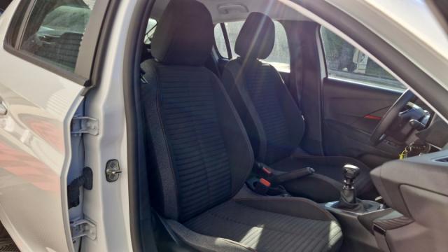 Peugeot 208 image 7