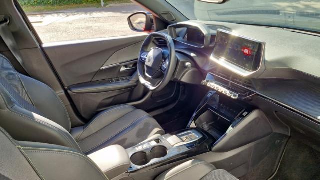 Peugeot 2008 image 3