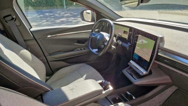 Renault Mégane E-Tech image 4