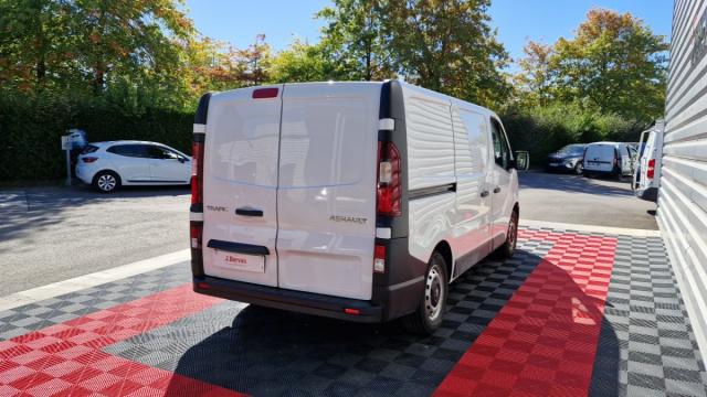 Renault Trafic image 4