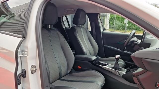 Peugeot 208 image 2