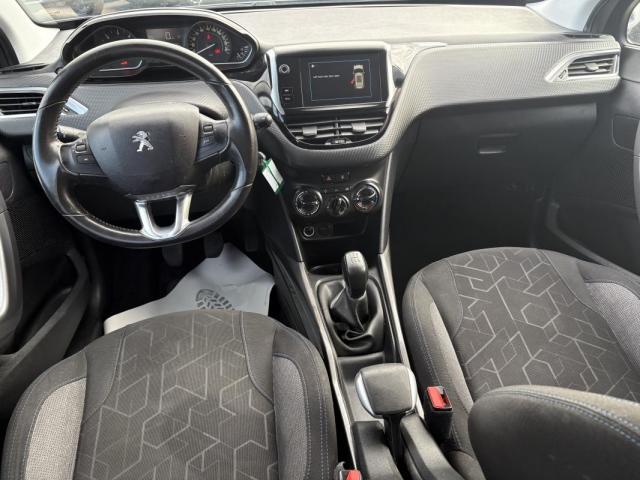 Peugeot 2008 image 6