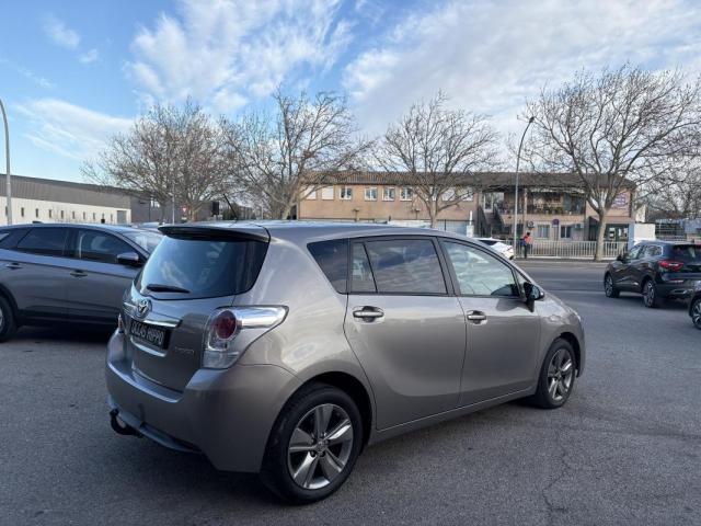Toyota Verso image 2