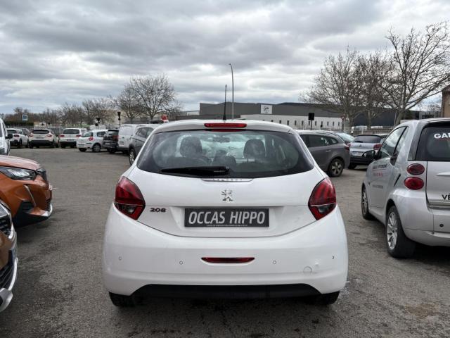 Peugeot 208 image 9