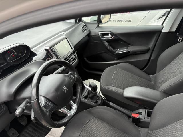 Peugeot 208 image 6