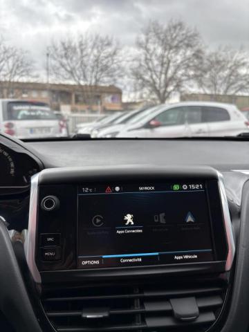Peugeot 208 image 1