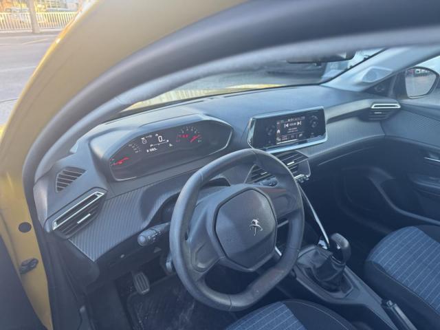 Peugeot 208 image 5