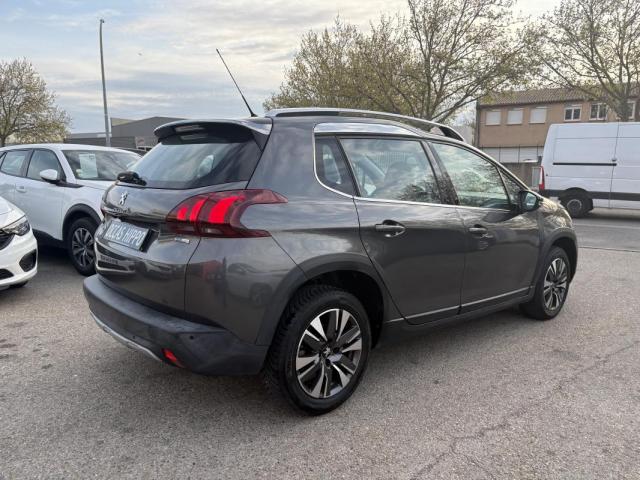 Peugeot 2008 image 2