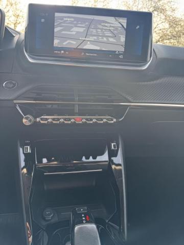 Peugeot 2008 image 1