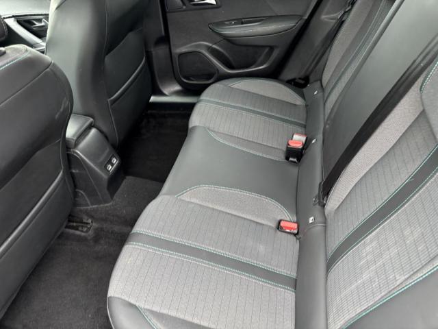 Peugeot 2008 image 2