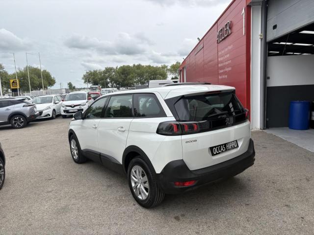 Peugeot 5008 image 1