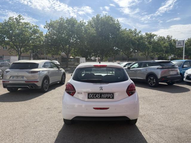 Peugeot 208 image 7